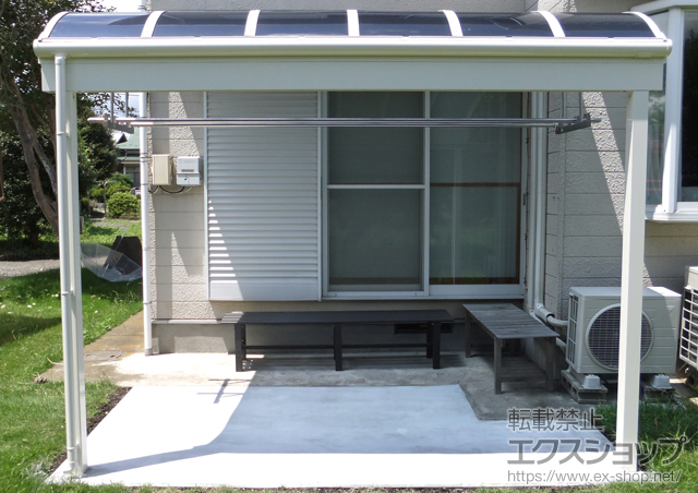 神奈川県相模原市ののテラス屋根 ヴェクターテラス R型 1500 テラスタイプ 単体 積雪〜50cm対応+物干しセット 標準2本入り 施工例