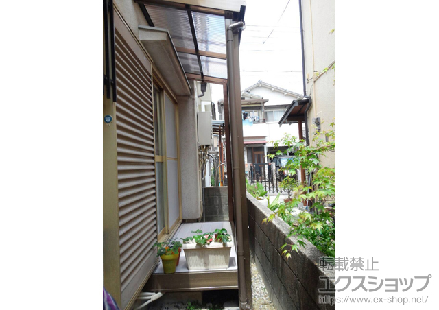 大阪府枚方市のLIXIL リクシル（トステム）のストックヤード フリーヤード 基本タイプ 積雪〜20cm対応＋ぬれ縁 フリーヤード接続 施工例