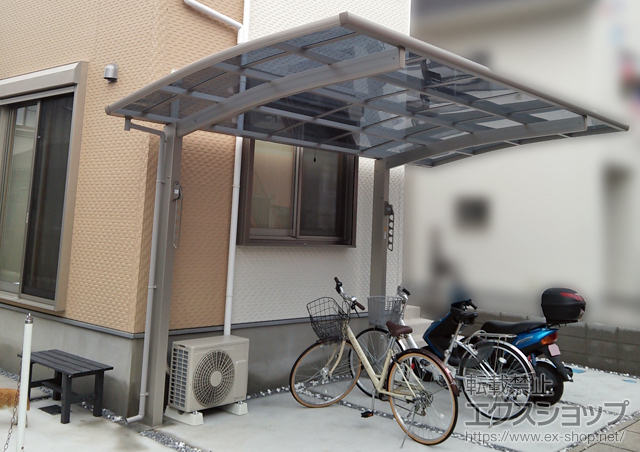 埼玉県八潮市ののカーポート プレシオスポート 積雪〜20cm対応+水平式物干し カーポート柱用 標準2本入 施工例