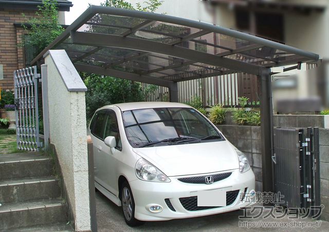 神奈川県川崎市のLIXIL リクシル（トステム）のカーポート カーブポートシグマIII 積雪〜20cm対応 施工例