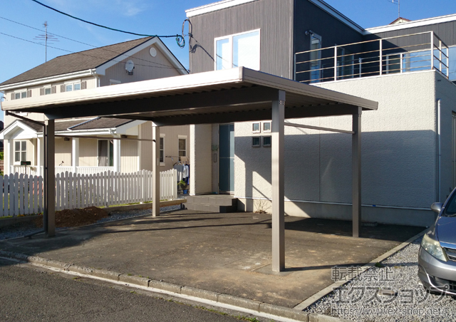 青森県上北郡六戸町のLIXIL リクシル（トステム）のカーポート テリオスポートIII 3000 2台用 角柱4本 積雪〜100cm対応 施工例