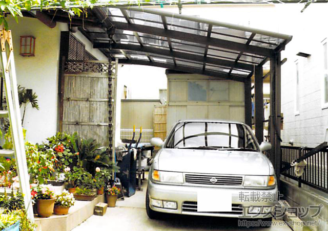 神奈川県茅ヶ崎市のLIXIL リクシル（トステム）のカーポート ルーフポートシグマIII 1500 積雪〜50cm対応 施工例