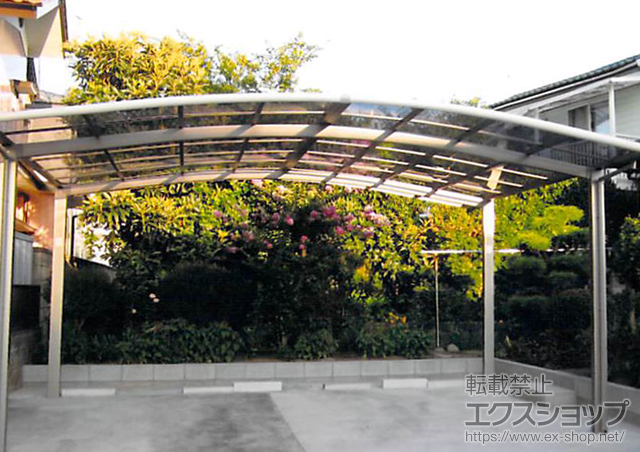 群馬県前橋市のLIXIL リクシル（トステム）のカーポート カーブポートシグマIII ワイド 積雪〜20cm対応 施工例