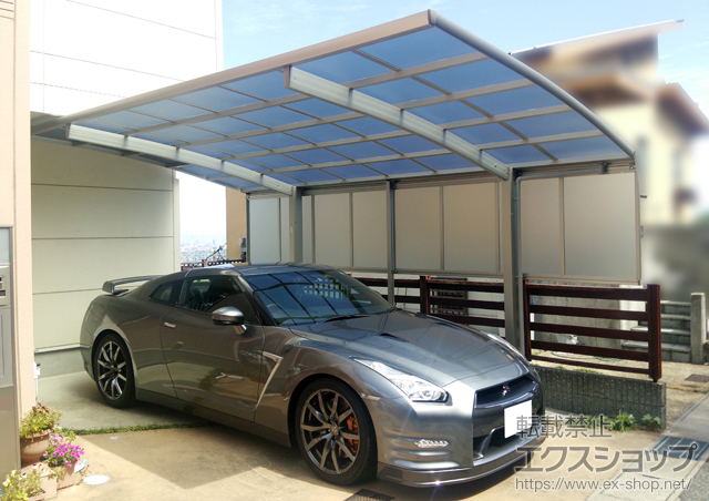 兵庫県西宮市ののカーポート レイナポートグラン　積雪〜20cm対応＋レイナポートグラン用サイドパネル 施工例