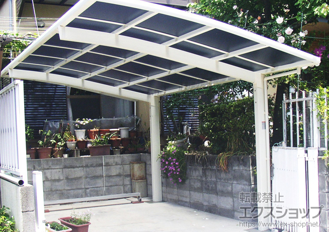 神奈川県海老名市のLIXIL リクシル（トステム）のカーポート カーブポートシグマIII 積雪〜20cm対応 施工例