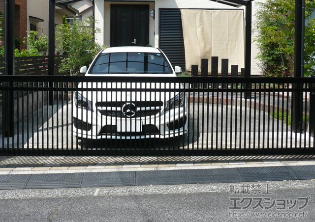 広島県広島市ののカーゲート ワイドオーバードアS2型 手動式 施工例