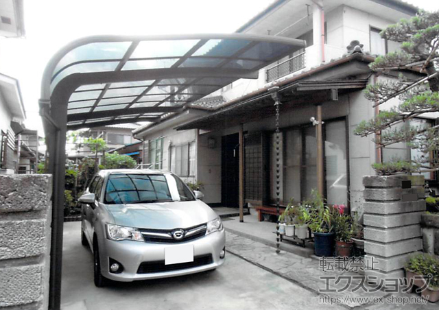 栃木県小山市のLIXIL リクシル（トステム）のカーポート テールポートシグマIII 延長 積雪〜20cm対応 施工例