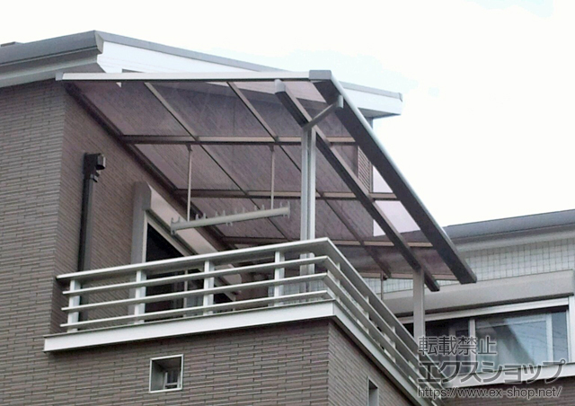 大阪府大阪狭山市のLIXIL リクシル（トステム）のバルコニー・ベランダ屋根 ライザーテラスII F型 屋根タイプ 単体 積雪〜20cm対応 施工例