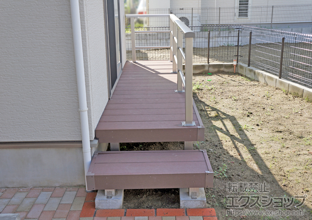 宮城県仙台市ののウッドデッキ リウッドデッキ 200＋シンプルモダンデッキフェンス2型<横格子2本タイプ>＋独立式リウッドステップ2型 施工例
