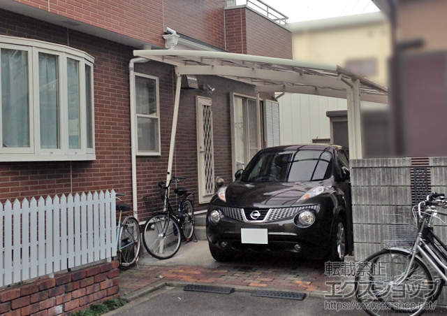 神奈川県海老名市のLIXIL リクシル（トステム）のカーポート カーブポートシグマIII 積雪〜20cm対応＋着脱式サポート柱 ロング柱23用 1本入 施工例