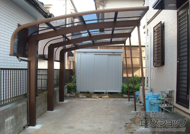 埼玉県入間市ののカーポート レイナキャップポートグラン50　積雪〜50cm対応＋着脱式サポート柱　3本入り 施工例