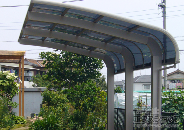 埼玉県入間市のLIXIL リクシル（トステム）のカーポート テールポートシグマIII 1500 積雪〜50cm対応+テールポートシグマ? 1500用 落雪カバー 施工例