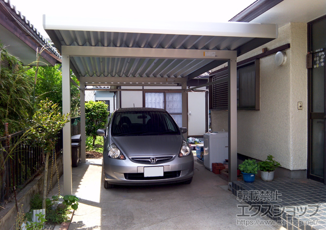 群馬県太田市ののカーポート ジーポートneo Aタイプ 角柱4本 標準鼻隠し 積雪〜100cm対応 施工例