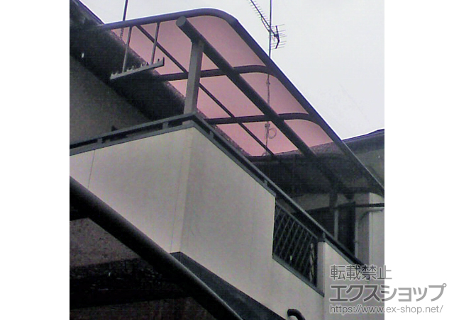 千葉県山武市ののバルコニー・ベランダ屋根 ヴェクターテラス R型 屋根タイプ 単体 積雪〜20cm対応＋物干しセット 吊り下げ式 標準2本入り 施工例