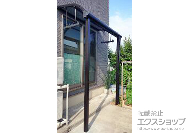 鳥取県鳥取市のLIXIL リクシル（トステム）のテラス屋根 ライザーテラスII R型 1500 テラスタイプ 単体 積雪〜50cm対応＋吊り下げ物干し 標準2本入り 施工例