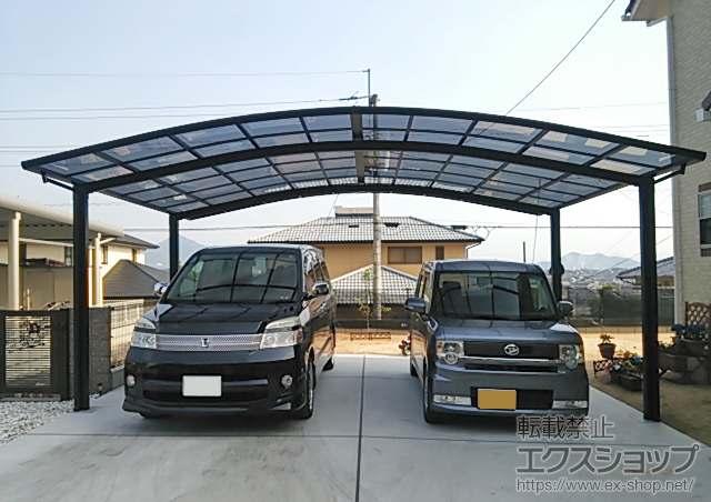 香川県丸亀市のLIXIL リクシル（トステム）のカーポート カーブポートシグマIII ワイド 積雪〜20cm対応 施工例