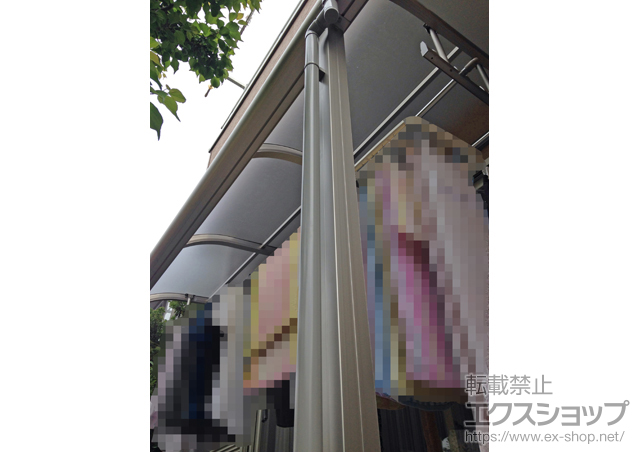 埼玉県入間郡毛呂山町ののテラス屋根 プレシオステラス R型 テラスタイプ 単体 積雪〜20cm対応＋吊り下げ式物干し 標準2本入り 施工例