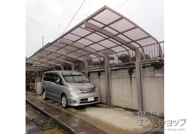 東京都町田市のLIXIL リクシル（トステム）のカーポート テールポートシグマIII 1500 縦連棟 積雪〜50cm対応+着脱式サポート(補助柱)(1本入り) 施工例