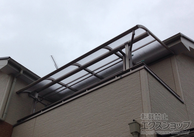 埼玉県上尾市ののバルコニー・ベランダ屋根 プレシオステラス R型 屋根タイプ 単体 積雪〜20cm対応 施工例