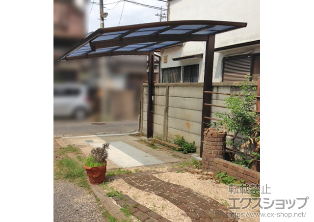 東京都練馬区ののカーポート レイナポートREグラン 前下がり 積雪〜20cm対応＋着脱式サポート柱 2本入 施工例