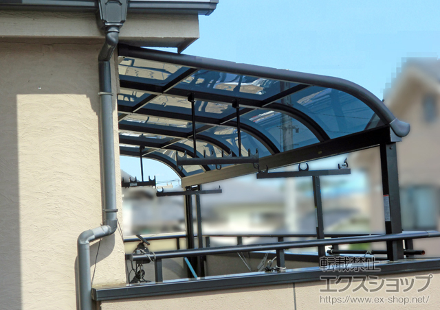 埼玉県狭山市のLIXIL リクシル（トステム）のバルコニー・ベランダ屋根 パワーアルファ RB型 屋根タイプ 単体 積雪〜50cm対応 施工例
