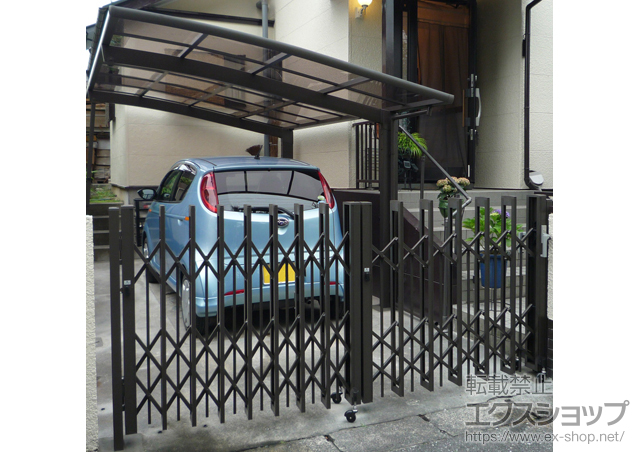 埼玉県日高市ののカーゲート、カーポート アルシャインII PG型R(ペットガード) Aタイプ 片開き親子 施工例