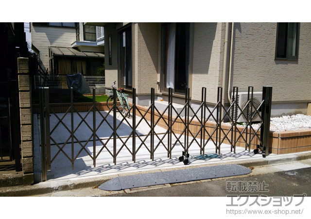 東京都三鷹市ののカーゲート トリップゲート RA型 ノンレール 片開き 35S 施工例