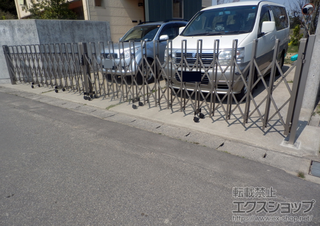 新潟県新発田市ののカーゲート トリップゲート RB型 ノンレール 両開き 88W（44S+44M） 施工例