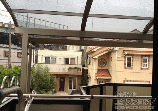 滋賀県大津市のLIXIL リクシル（トステム）のバルコニー・ベランダ屋根 ライザーテラスII R型 屋根タイプ 単体 積雪〜20cm対応 施工例