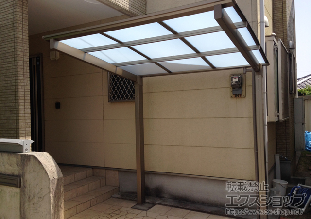 熊本県熊本市のLIXIL リクシル（トステム）のサイクルポート・駐輪場 エックスルーフ サイクルポート オープンタイプ 積雪〜20cm対応 施工例