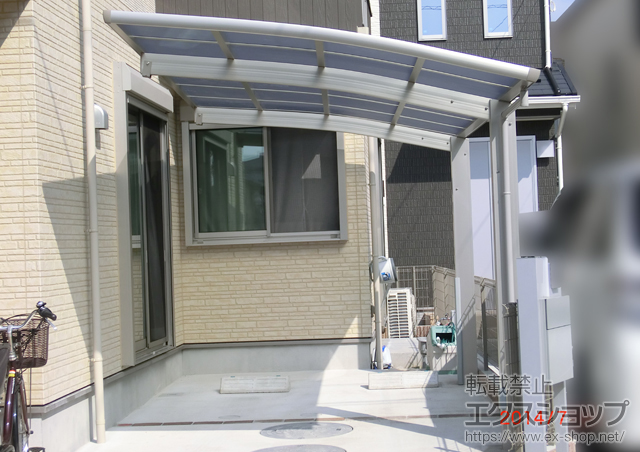 千葉県船橋市ののカーポート レイナポートグラン　積雪〜20cm対応＋着脱式サポート 2本入り 施工例