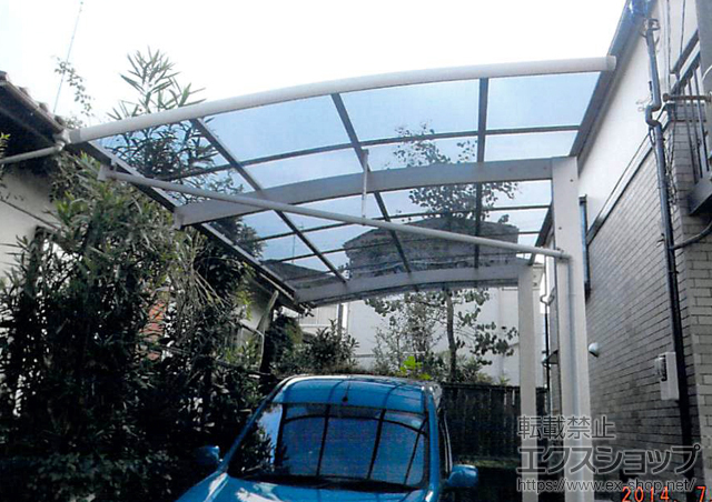 千葉県船橋市ののカーポート レイナポートREグラン 前下がり 積雪〜20cm対応＋着脱式サポート柱　標準・ハイルーフ兼用　2本入り 施工例