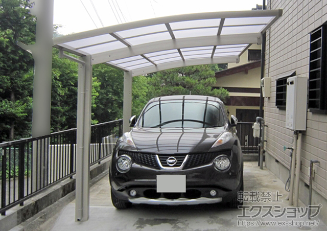 神奈川県足柄下郡箱根町ののカーポート レイナポートグラン　積雪〜20cm対応＋着脱式サポート柱 2本入り＋屋根ふき補強部品（1セット） 施工例