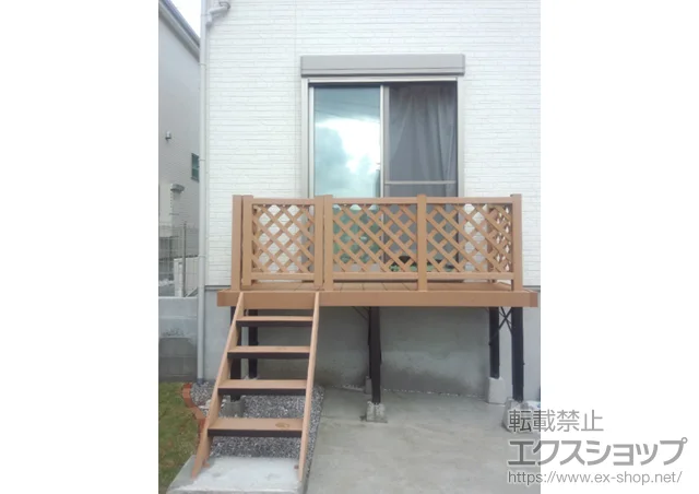 神奈川県横浜市のYKKAPのウッドデッキ リウッドデッキ 200+階段式リウッドステップ5型 Lタイプ 4段+リウッドデッキフェンス2型<ラチス格子> 施工例