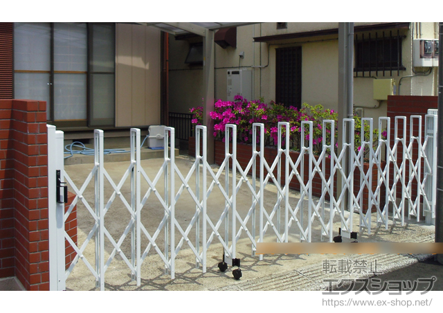 千葉県船橋市ののカーゲート トリップゲート RB型 ノンレール 片開き 44S 施工例