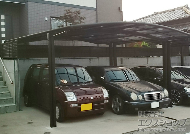 群馬県安中市のLIXIL リクシル（トステム）のカーポート カーブポートシグマIII ワイド 積雪〜20cm対応 施工例