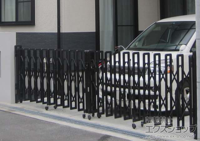 大阪府岸和田市のLIXIL リクシル(新日軽)のカーゲート ニューエクジスXA型 両開き 51WA 施工例