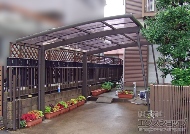 千葉県船橋市のLIXIL リクシル（トステム）のカーポート カーブポートシグマIII 積雪〜20cm対応+着脱式サポート 1本入り 施工例