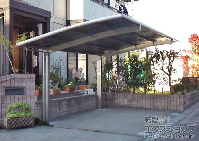 鹿児島県霧島市のLIXIL リクシル（トステム）のカーポート カーブポートシグマIII 積雪〜20cm対応+着脱式サポート(補助柱) 施工例