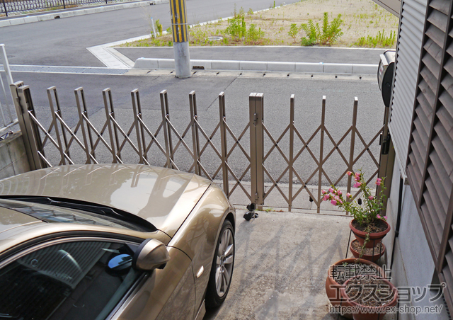 奈良県香芝市ののカーゲート トリップゲート RB型 ノンレール 片開き親子 37DO（13S+24T） 施工例