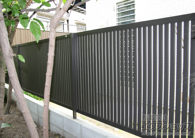 兵庫県尼崎市ののフェンス・柵 シャレオR4型フェンス フリーポールタイプ 施工例