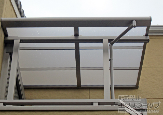 大阪府大阪市のLIXIL リクシル（トステム）のバルコニー・ベランダ屋根 ライザーテラスII F型 屋根タイプ 単体 積雪〜20cm対応 施工例