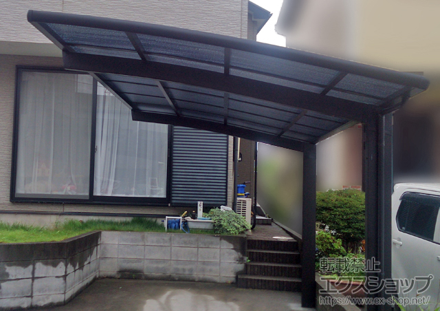 神奈川県相模原市のLIXIL リクシル（トステム）のカーポート カーブポートシグマIII 積雪〜20cm対応 施工例