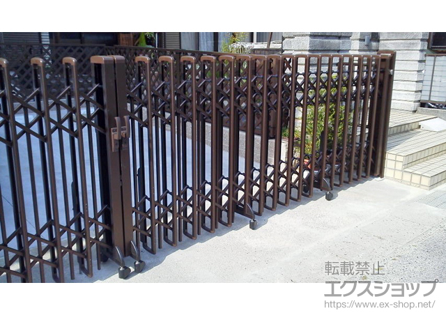 愛知県豊田市ののカーゲート レイオス3型(ペットガード) ノンレール 両開き 33-33W 施工例