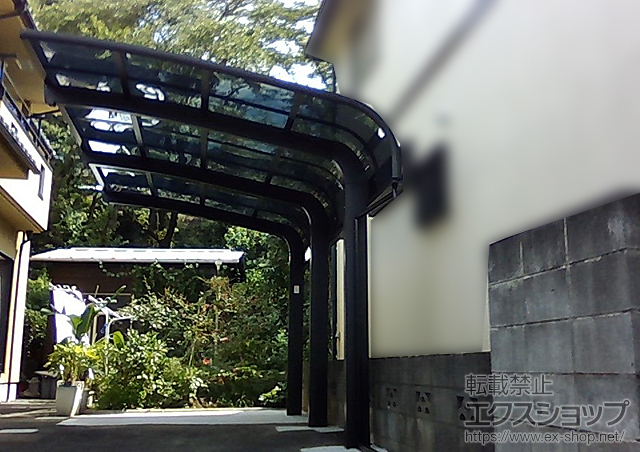 東京都羽村市のLIXIL リクシル（トステム）のカーポート テールポートシグマIII 1500 積雪〜50cm対応＋着脱式サポート(補助柱)(1本入り) 施工例