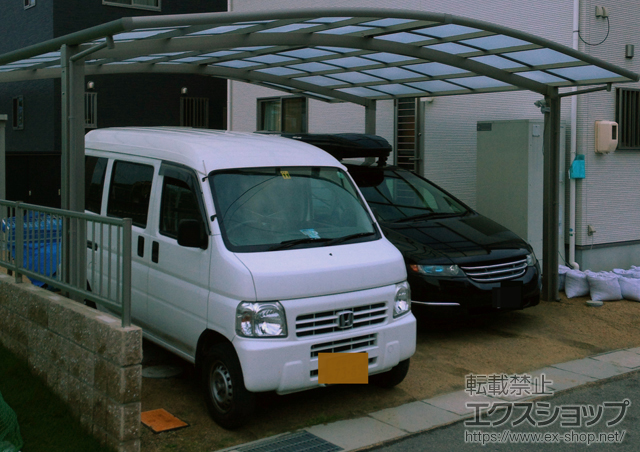 岡山県岡山市のLIXIL リクシル（トステム）のカーポート カーブポートシグマIII ワイド 積雪〜20cm対応 施工例