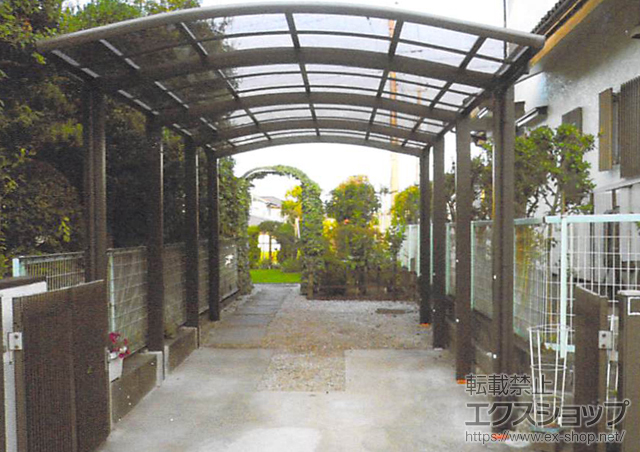 埼玉県狭山市のLIXIL リクシル（トステム）のカーポート カルエードシグマIII 1500 延長 積雪〜50cm対応 施工例