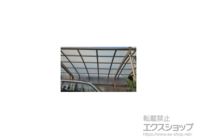 神奈川県厚木市のLIXIL リクシル（トステム）のカーポート テールポートシグマIII 積雪〜20cm対応＋サイドパネル＋着脱式サポート(補助柱)(1本入り) 施工例