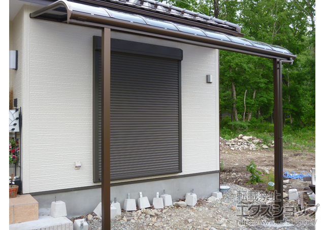 栃木県那須塩原市ののテラス屋根 プレシオステラス R型 1500 テラスタイプ 単体　積雪〜50cm対応 施工例