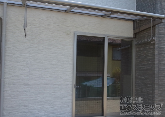 京都府精華町ののフェンス・柵、ストックヤード、バルコニー・ベランダ屋根 ライザーテラスII F型 ルーフタイプ 単体 積雪〜20cm対応 施工例